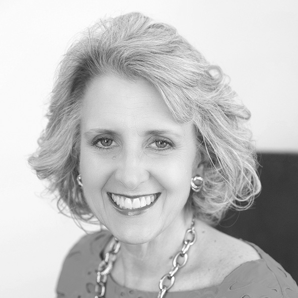 Dawn Robinette APR 2021 Headshot CMYK